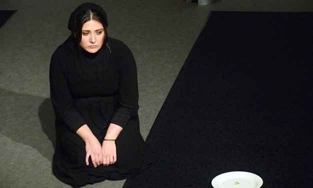 عشق و جنگ و دهه‌ی شصت / نقد و بررسی تئاتر «هم‌هوایی»