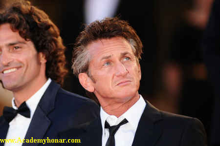 شان پن بازیگر فیلم This Must be the Plac