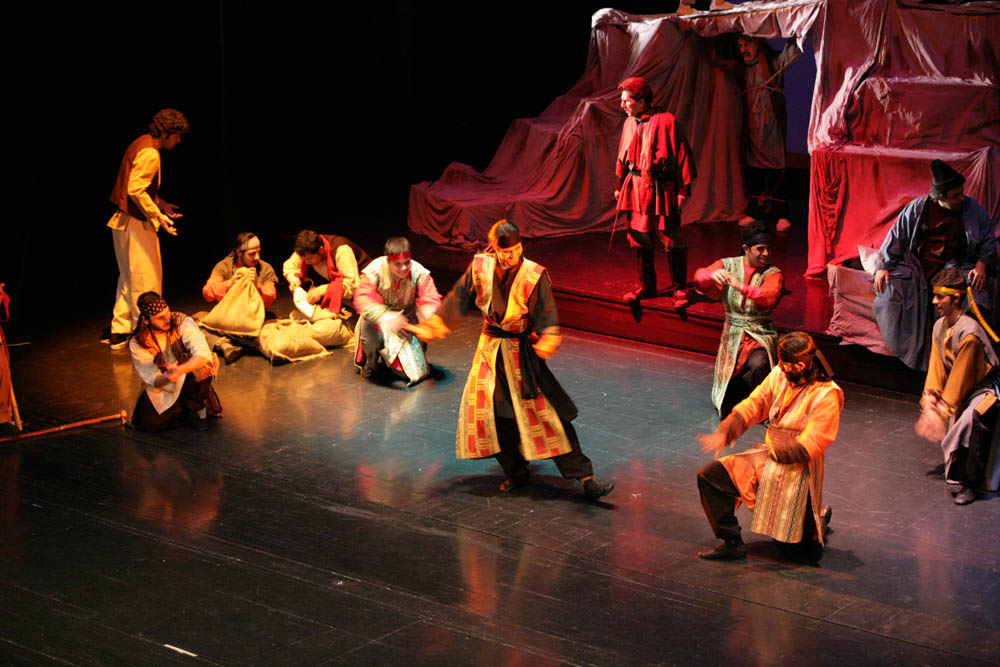 نمایش دزداب هادی مرزبان